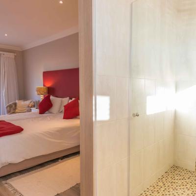 Familyroom Accommodation Easterncape Retreat On Main